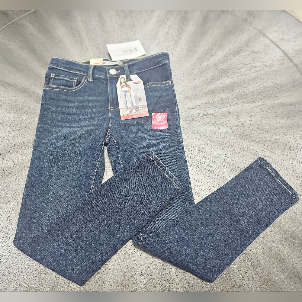 NWT Levi's 710 Super Skinny